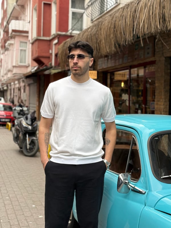 Beyaz Bisiklet Yaka Slim Fit Tişört