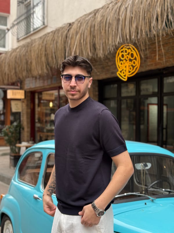 Siyah Bisiklet Yaka Slim Fit Tişört