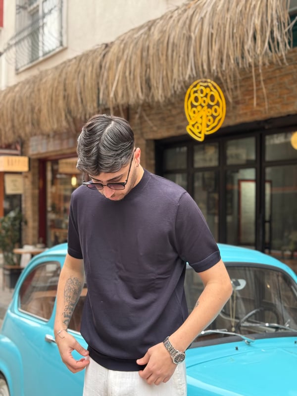 Siyah Bisiklet Yaka Slim Fit Tişört