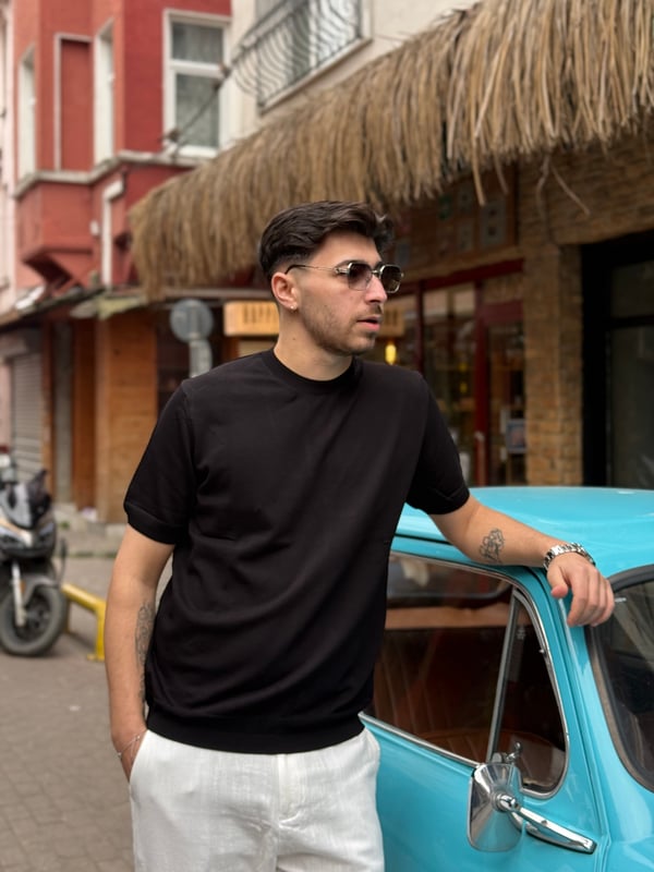 Siyah Bisiklet Yaka Slim Fit Tişört