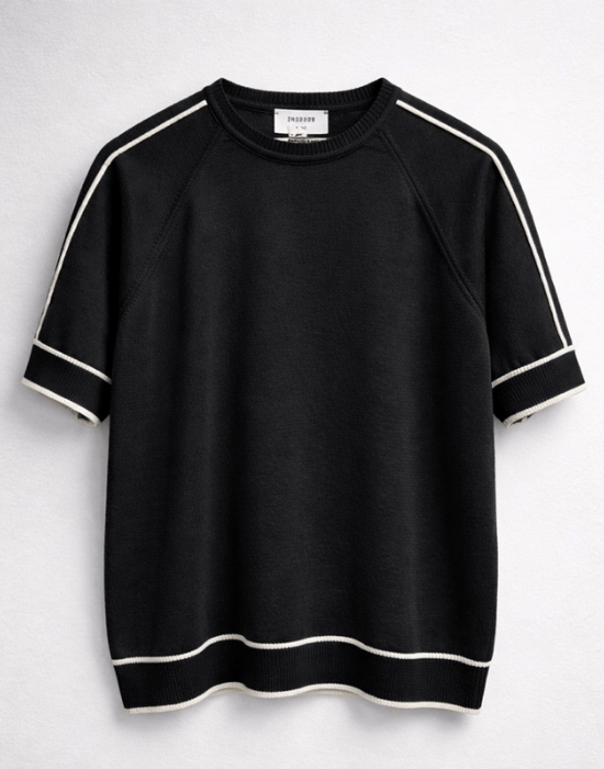 Bisiklet Yaka Siyah Triko Kumaş Detaylı Tshirt