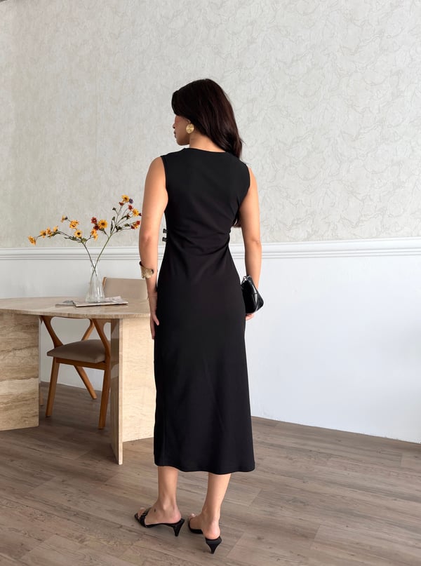 26Y0544 KEMERLİ KOLSUZ ELBİSE