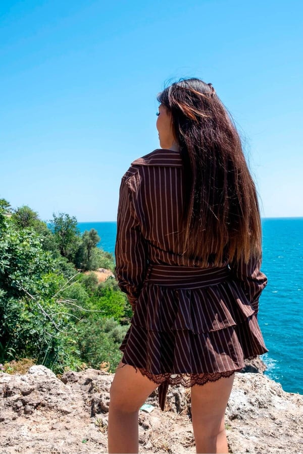 Eteği Kat Kat Dantelli Elbise