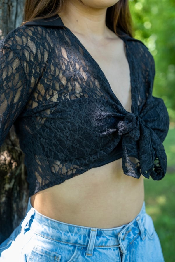 Önden Bağlamalı Dantel Crop Gömlek