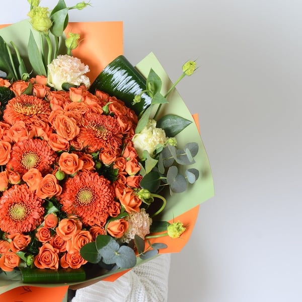 Gemini Turuncu Çardak ve Turuncu Gerbera Buketi 
