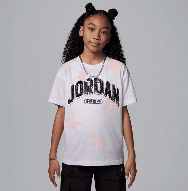 NIKE JORDAN JDG JORDAN SIX FLOWERS SS TEE KIZ ÇOCUK TİŞÖRT