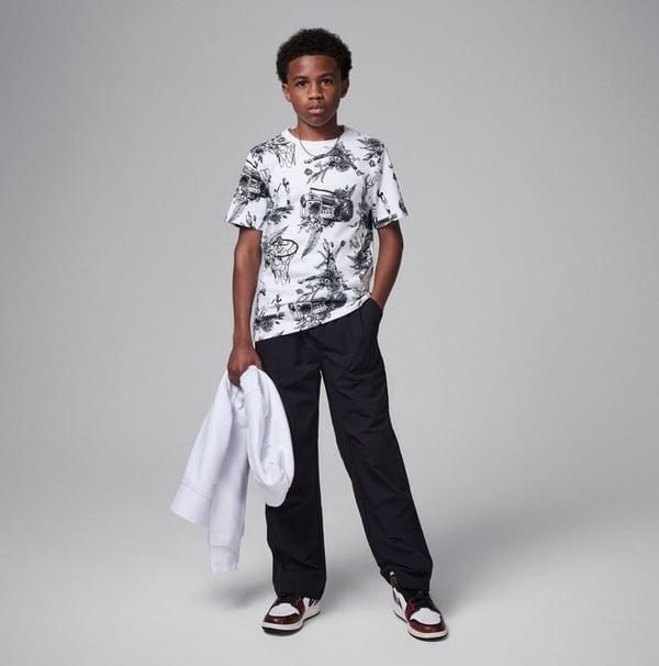 NIKE JORDAN SPORTS SKETCH SS TEE ERKEK ÇOCUK TİŞÖRT