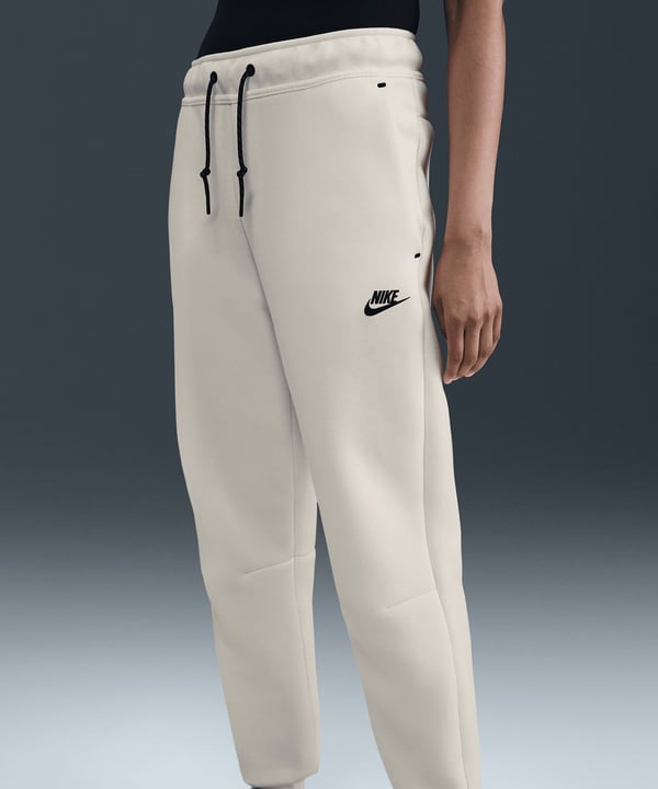 Nike Sportswear Tech Fleece Mid-Rise Sweatpants Kadın Eşofman Altı HV6779