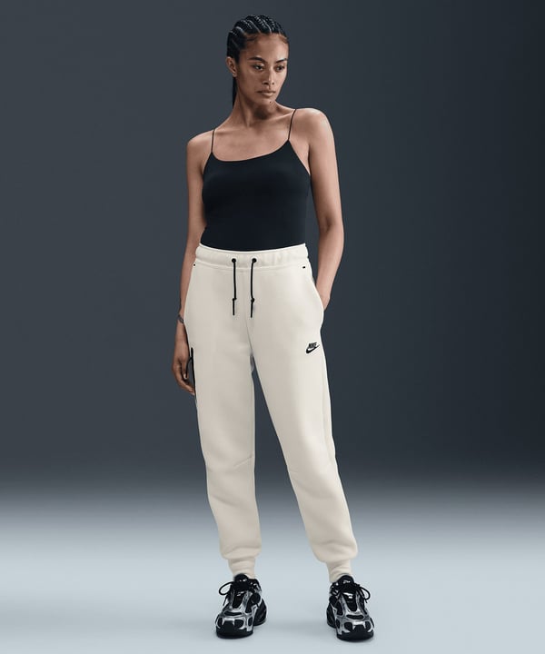 Nike Sportswear Tech Fleece Mid-Rise Sweatpants Kadın Eşofman Altı HV6779