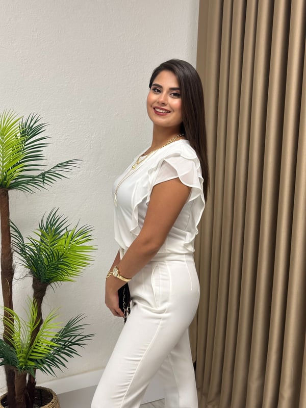 Buzin Kumaş Likralı Kolları Fırfırlı Şifon İkili Kolye Detaylı Bluz Beyaz