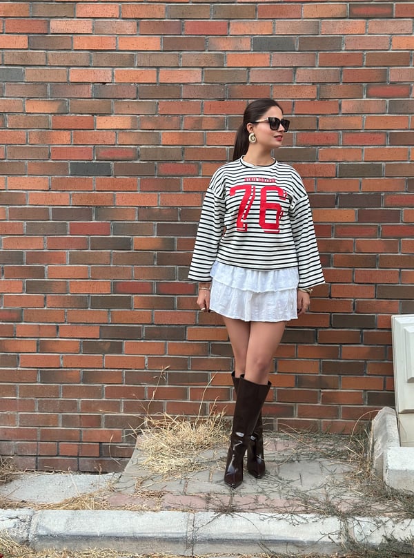 Çizgili Oversize Baskılı Bol Kesim Detaylı Sweatshirt Siyah