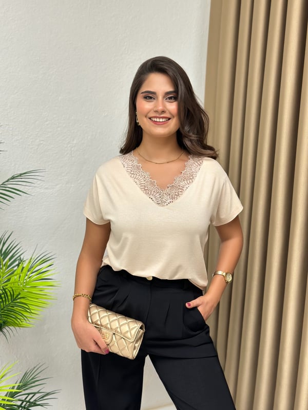İthal Çilek Kumaş Full Likralı Dantel Detaylı Bluz Bej