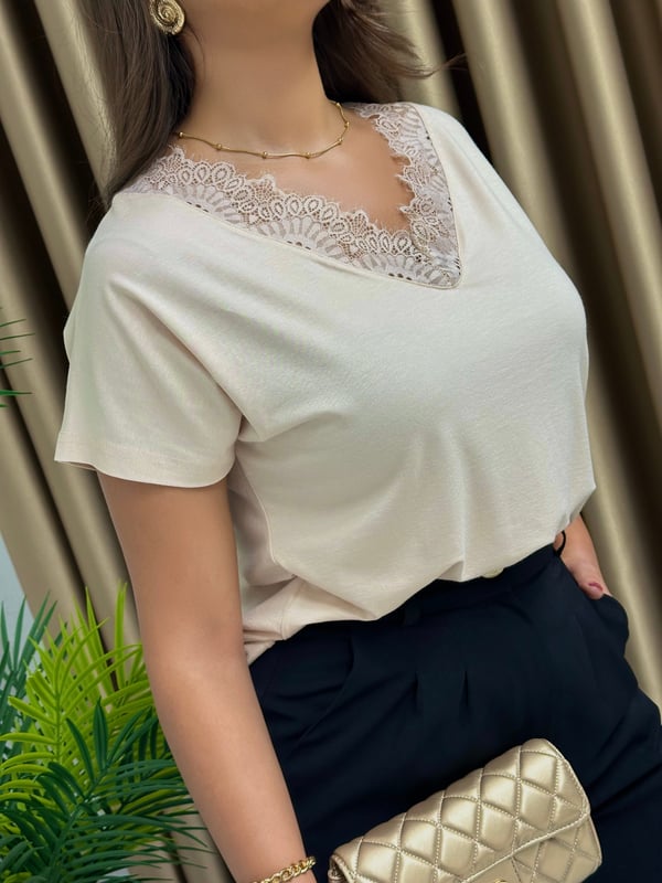 İthal Çilek Kumaş Full Likralı Dantel Detaylı Bluz Bej