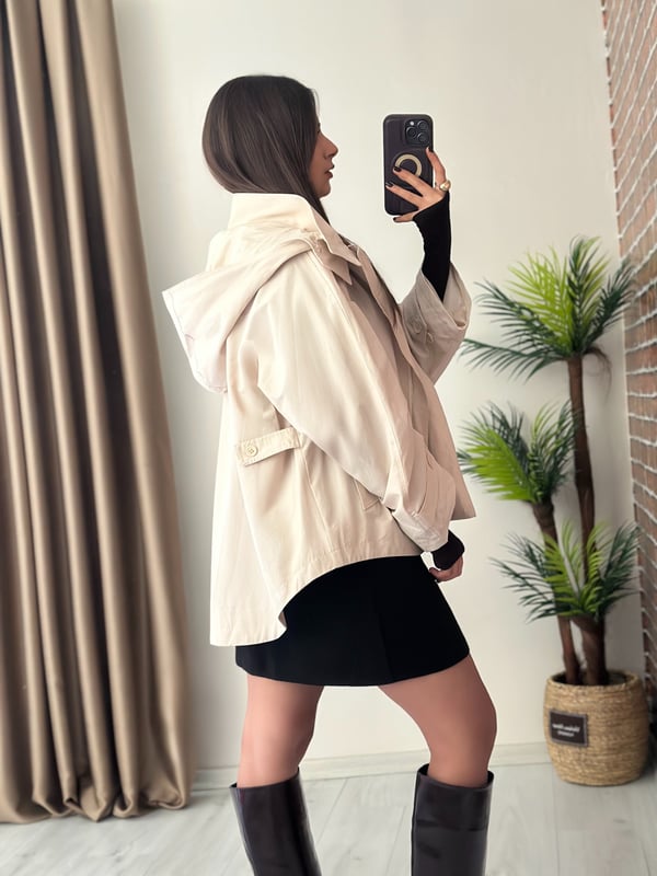 Premium Seri Kapşonlu Oversize Asimetrik Kesimli Tasarım Trençkot Bej