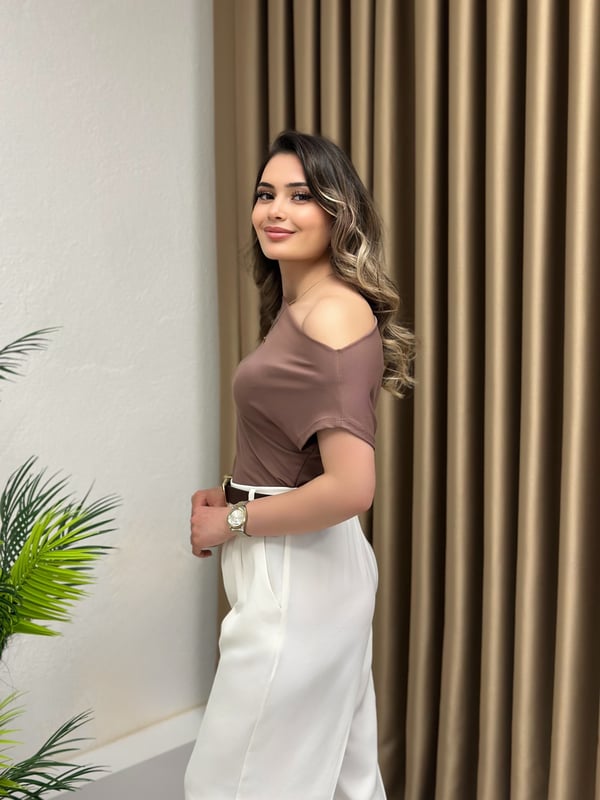 Sandy Kumaş Kayık Yaka Drapeli Bluz Beyaz