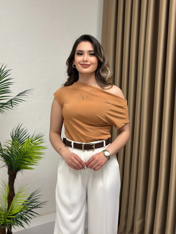 Sandy Kumaş Kayık Yaka Drapeli Bluz Camel
