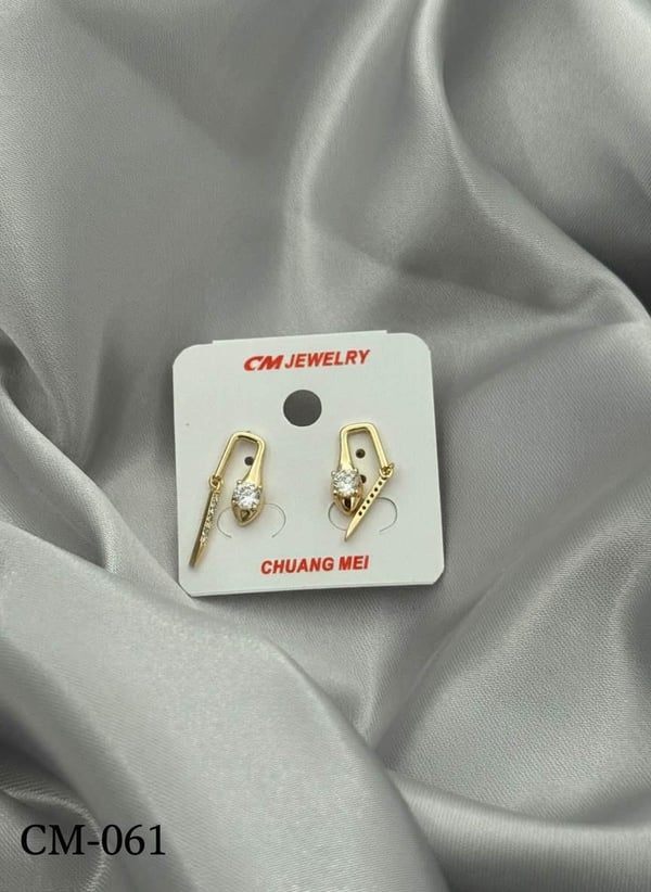CM Küpe // CM-061.CM-061