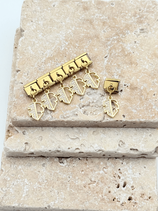 NMT Charm // CHARM-1076.CHARM-1076