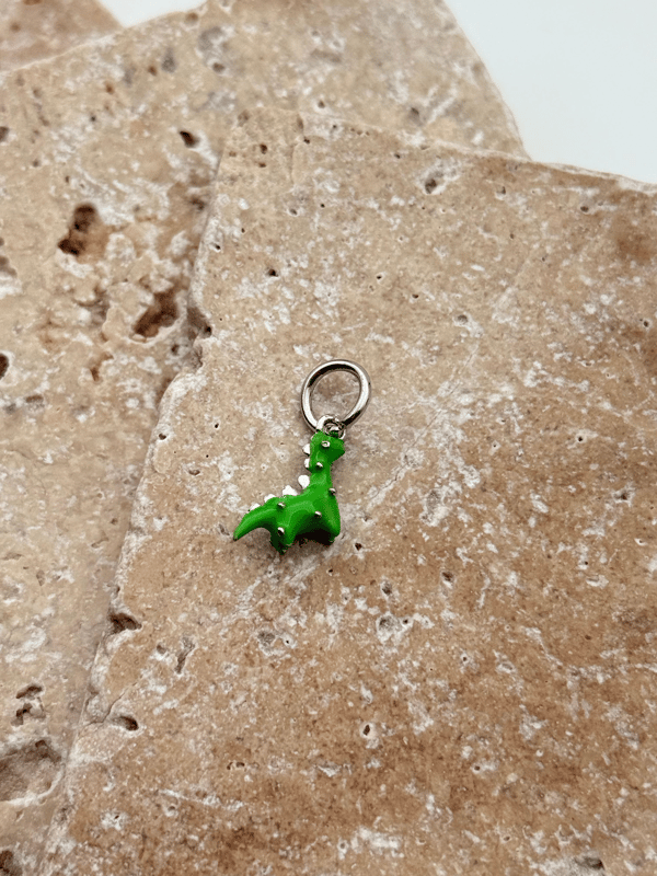 PNDR Charm // CHARM-756.CHARM-756