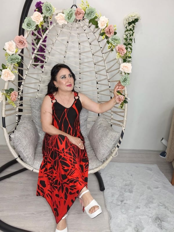 İKM BUTİK Viskon Askılı Kırmızı Siyah Alev Desenli  Elbise