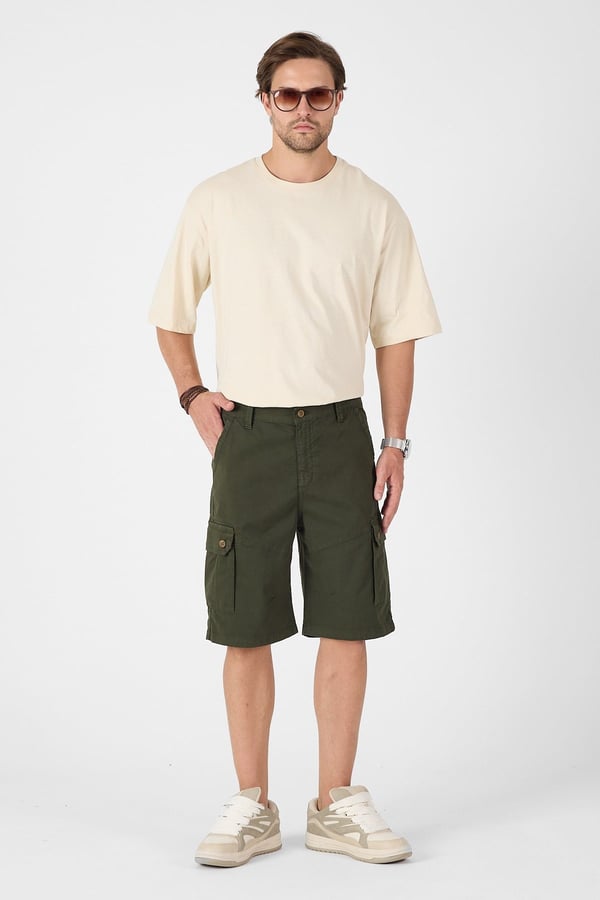 Erkek Regular Fit Kargo Cepli Şort Kapri