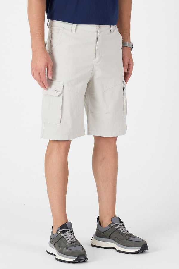 Erkek Regular Fit Kargo Cepli Şort Kapri