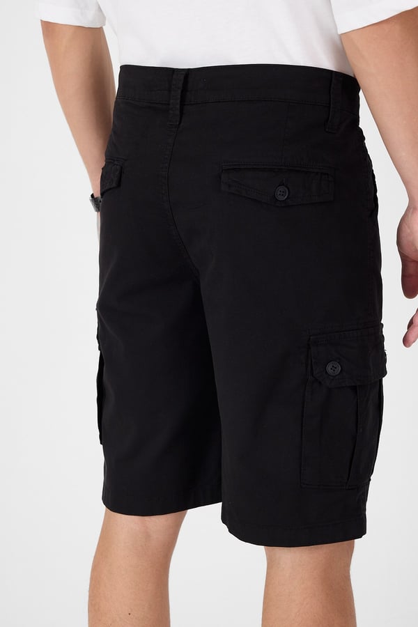 Erkek Regular Fit Kargo Cepli Şort Kapri