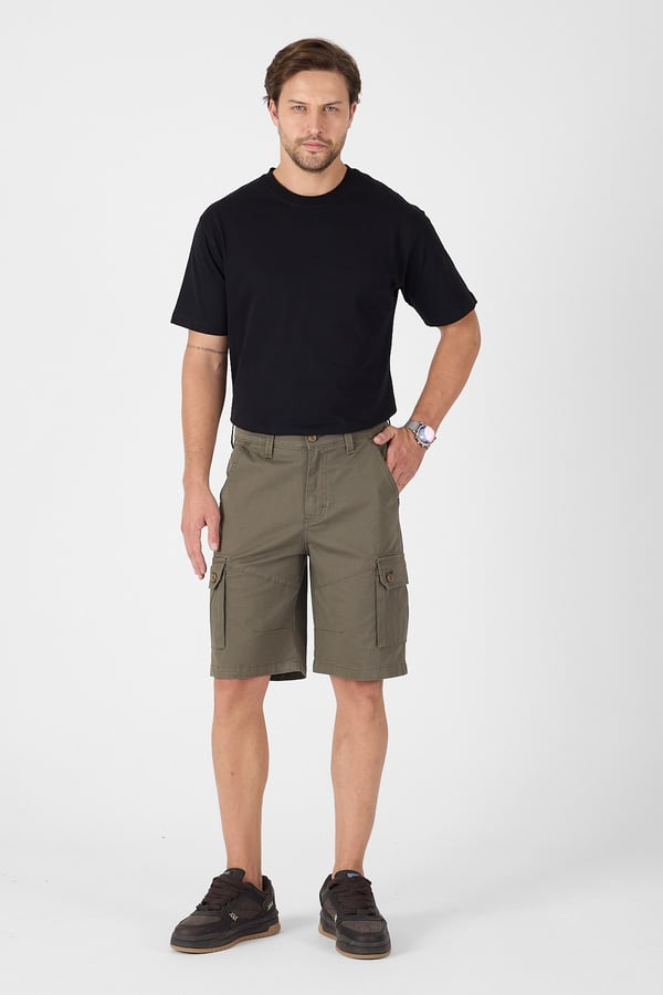 Erkek Regular Fit Kargo Cepli Şort Kapri