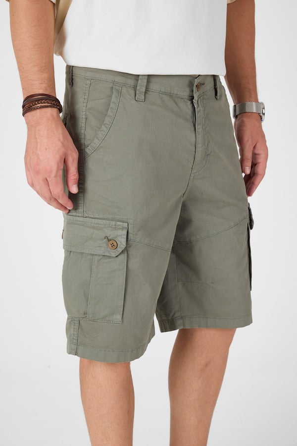Erkek Regular Fit Kargo Cepli Şort Kapri