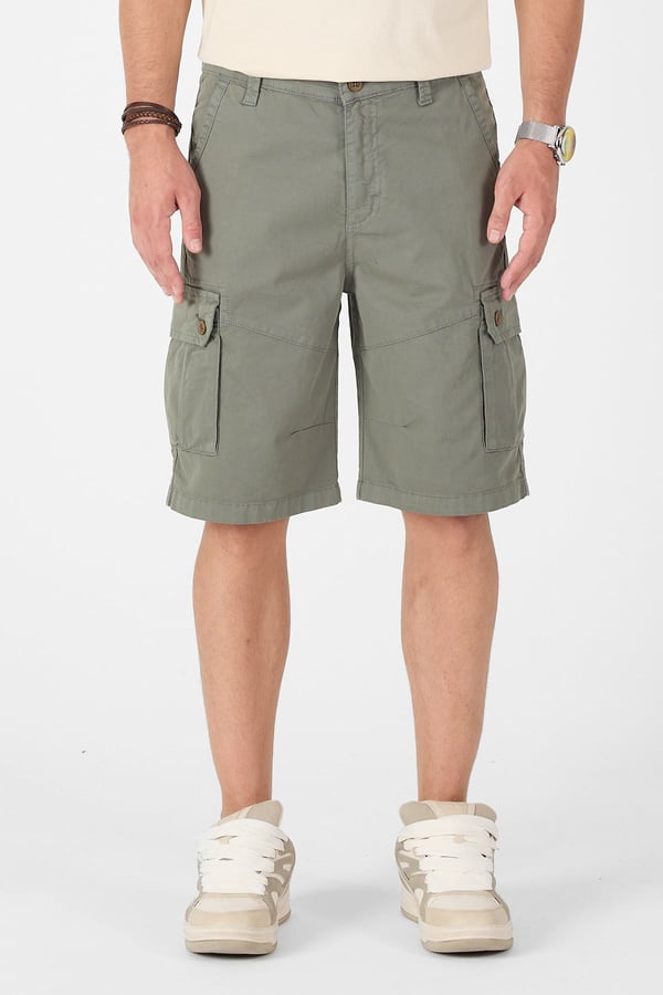 Erkek Regular Fit Kargo Cepli Şort Kapri