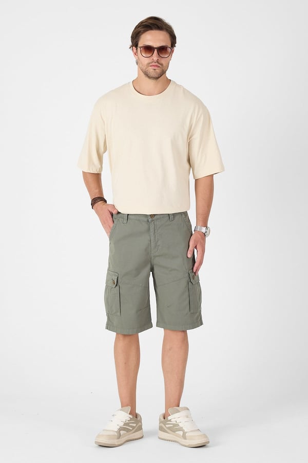 Erkek Regular Fit Kargo Cepli Şort Kapri