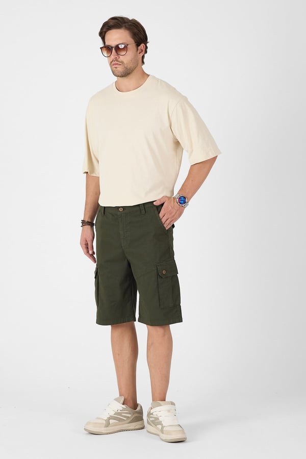 Erkek Regular Fit Kargo Cepli Şort Kapri