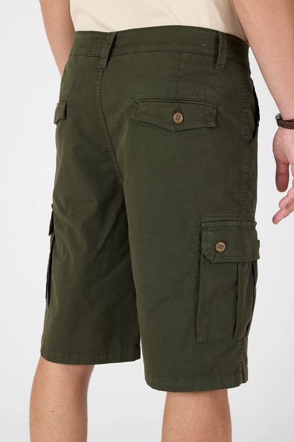 Erkek Regular Fit Kargo Cepli Şort Kapri