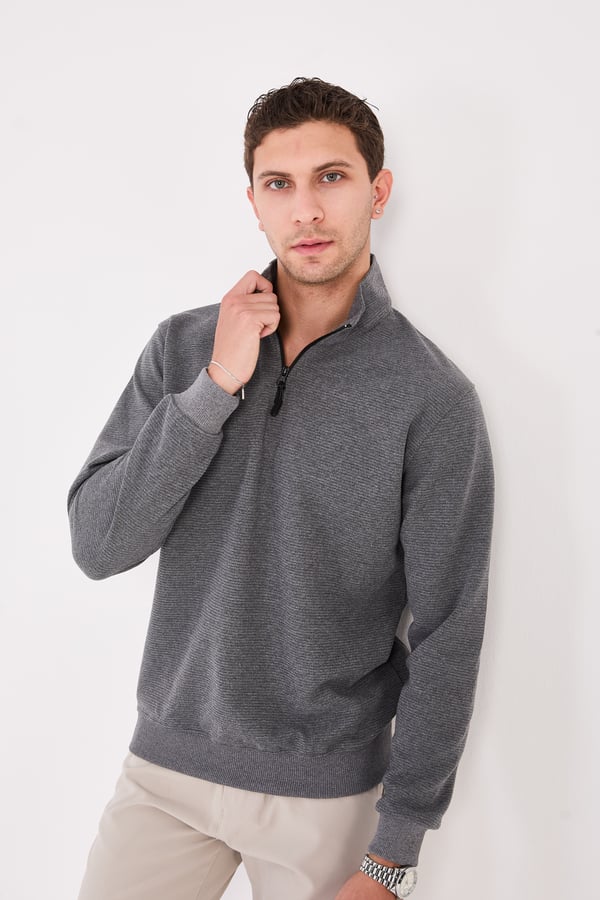 Erkek Yarım Fermuarlı Slim Fit Sweatshirt - V002