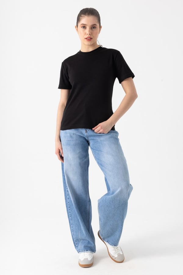 Basic T-Shirt