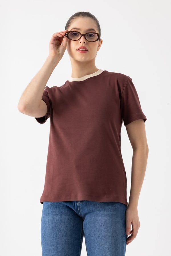 Kontrast Yaka Basic T-Shirt