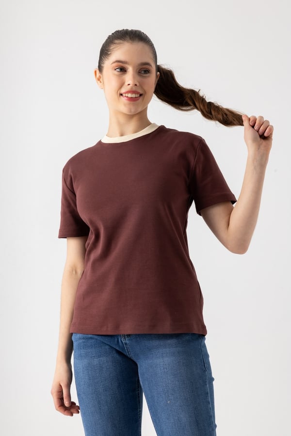Kontrast Yaka Basic T-Shirt