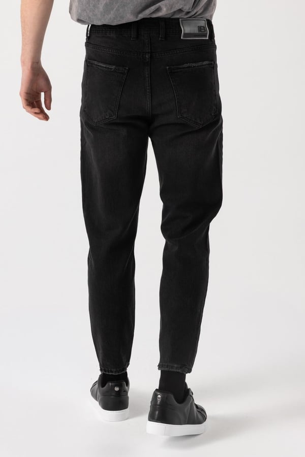 Paça Yıpratmalı Tapered Jean
