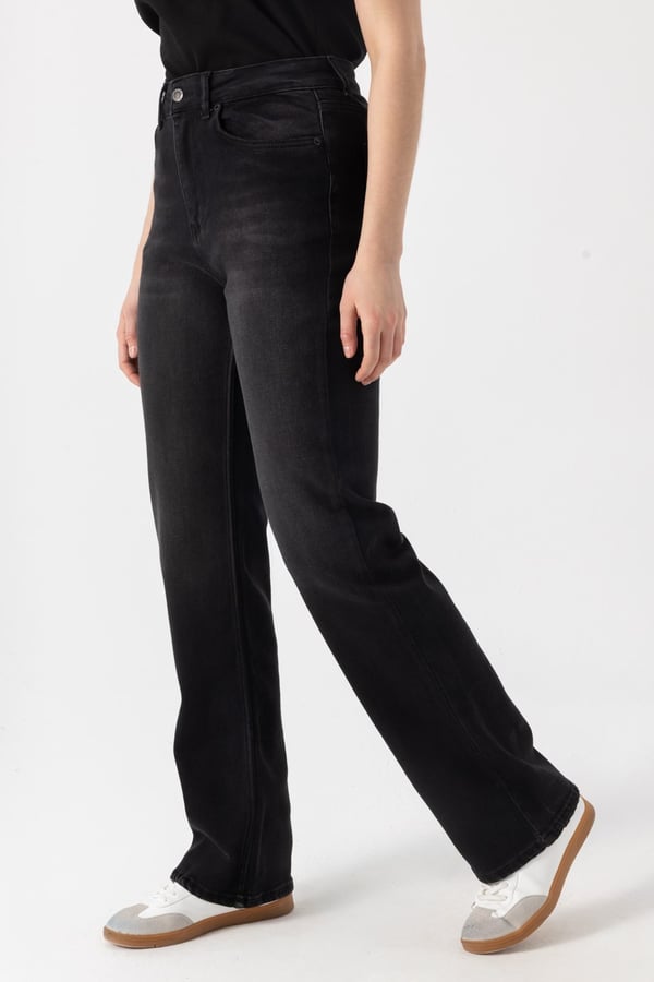 Straight Jean