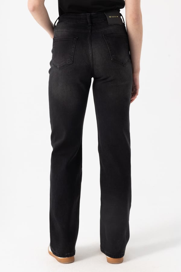 Straight Jean