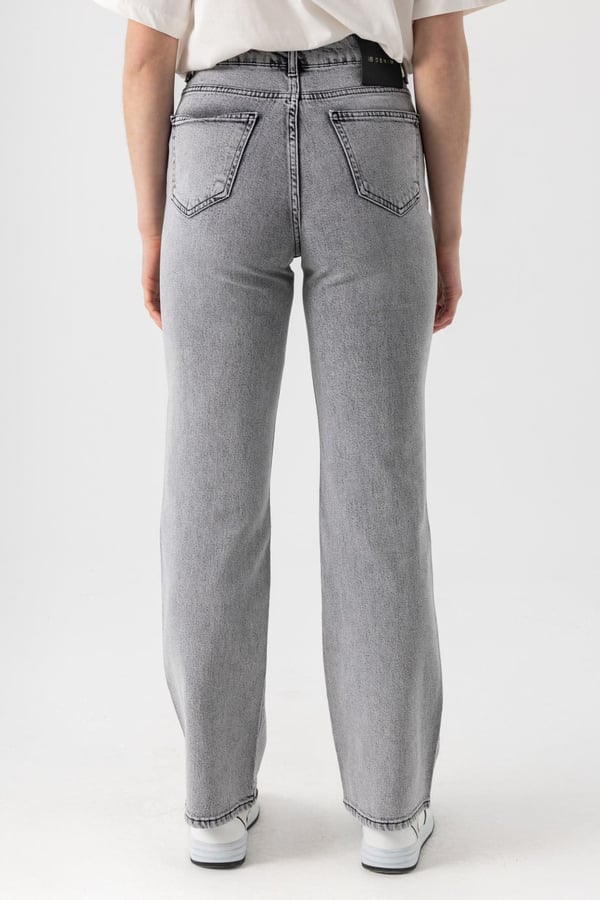 Straight Jean