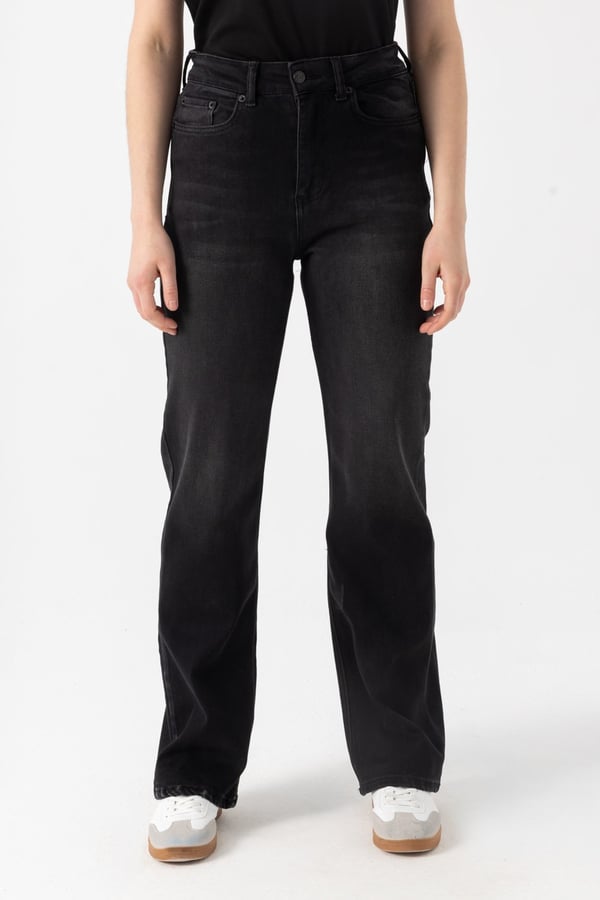 Straight Jean