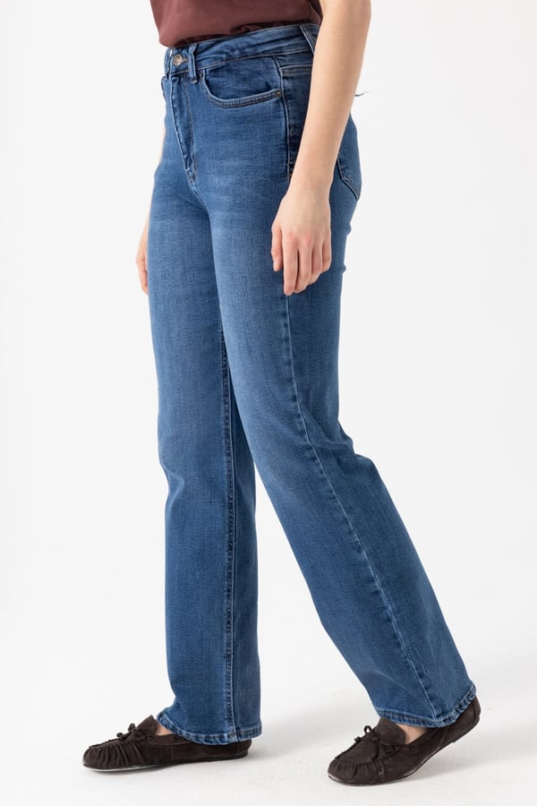 Straight Jean