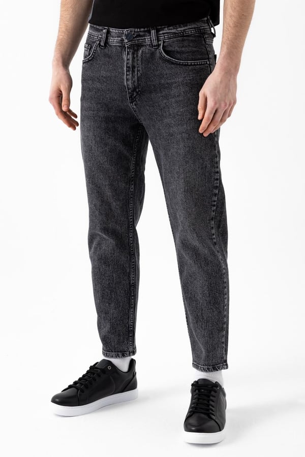 Tapered Jean