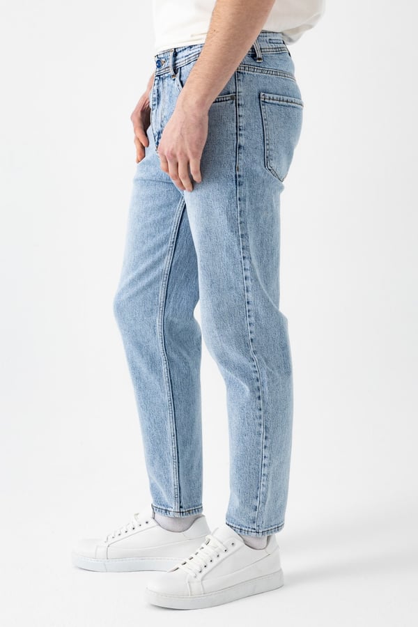 Tapered Jean