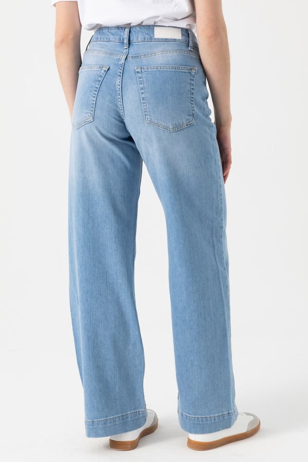 Wide Leg Jean