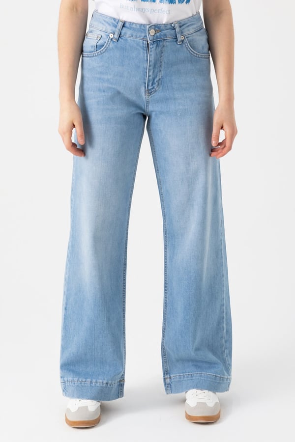 Wide Leg Jean