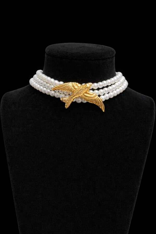 Çok Sıralı İnci ve Altın Ton Kuş Figürlü Choker Kolye