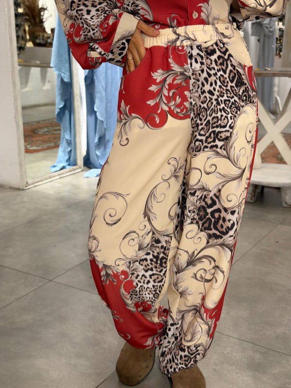 Beli Lastikli Standart Beden Leopar Desenli Pantalon 