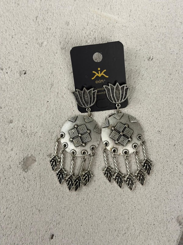 Bohem Çiçek Sallantı Küpe